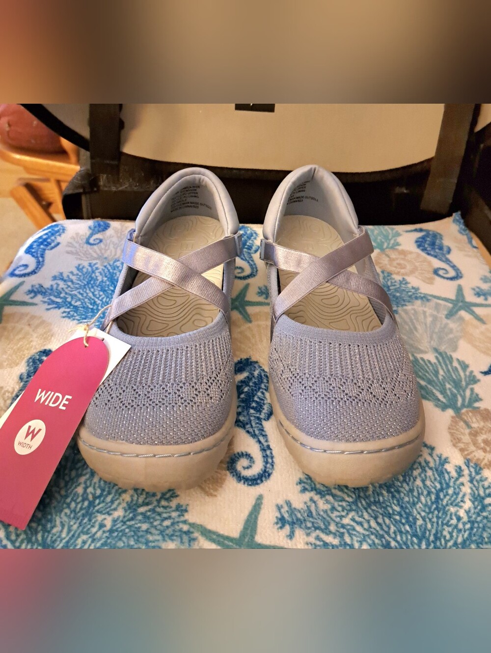 JBU JAMBU camila SNEAKER size 7.5 W brand new LIGHT DRNIM SHIMMER podiatrist